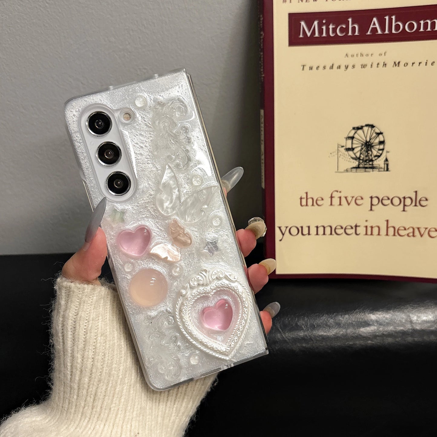 Pink heart-shaped 3D phone case for Samsung Galaxy Z Fold 6 5 4 rear cover pearl bracelet shock-absorbing phone case