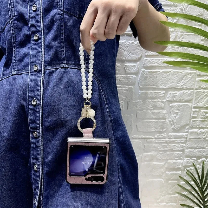 Unique Crocodile Pattern 3D Cute Small Bear Case For Samsung Galaxy Z Flip 7 6 5 4 3 5G Pearl Bracelet Portable Anti-Drop Cover