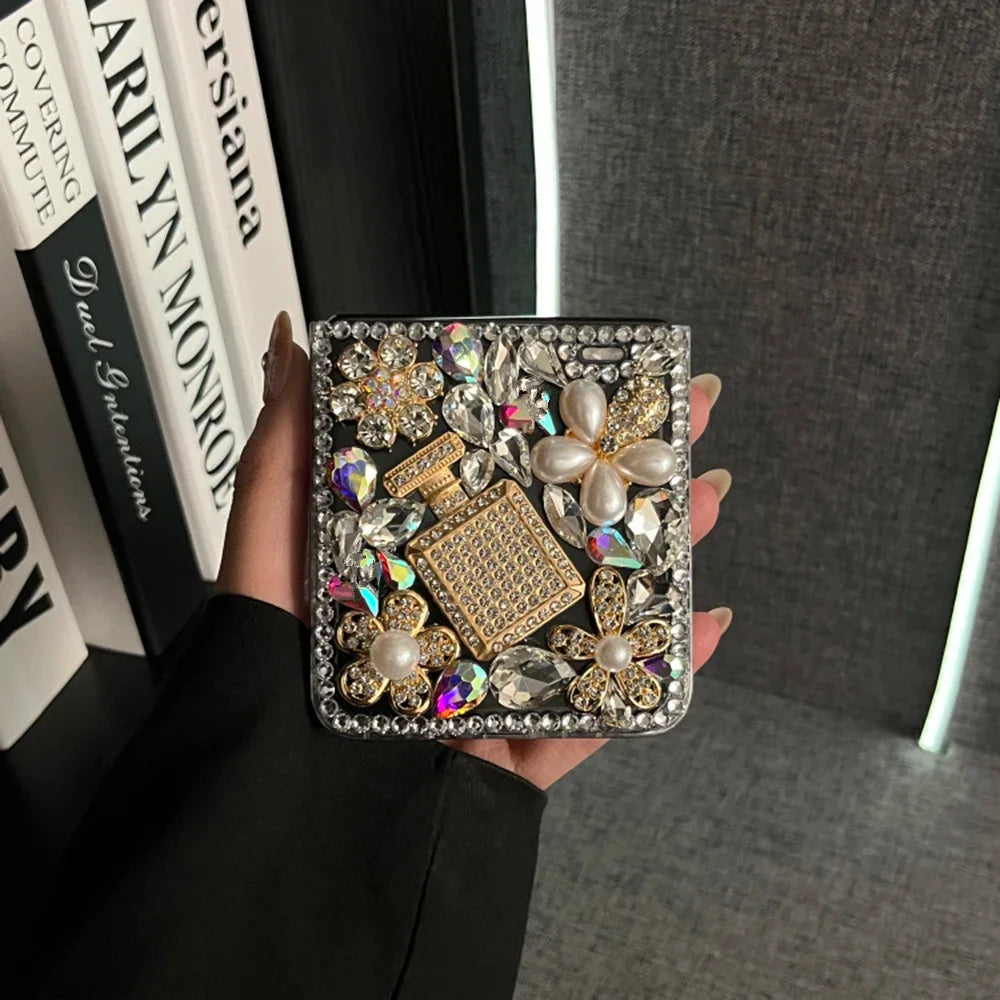 Rhinestone Case For Motorola Moto Razr 60 50 Ultra 2024 Cases 3D Perfumn Bottle Diamond Funda Transparent Telefon Kilifi Coque