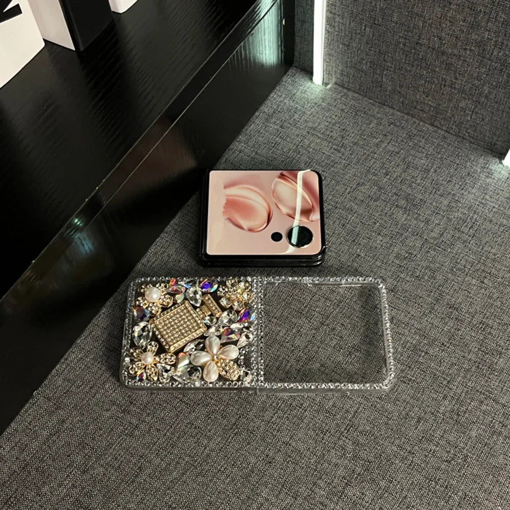 Rhinestone Case For Motorola Moto Razr 60 50 Ultra 2024 Cases 3D Perfumn Bottle Diamond Funda Transparent Telefon Kilifi Coque