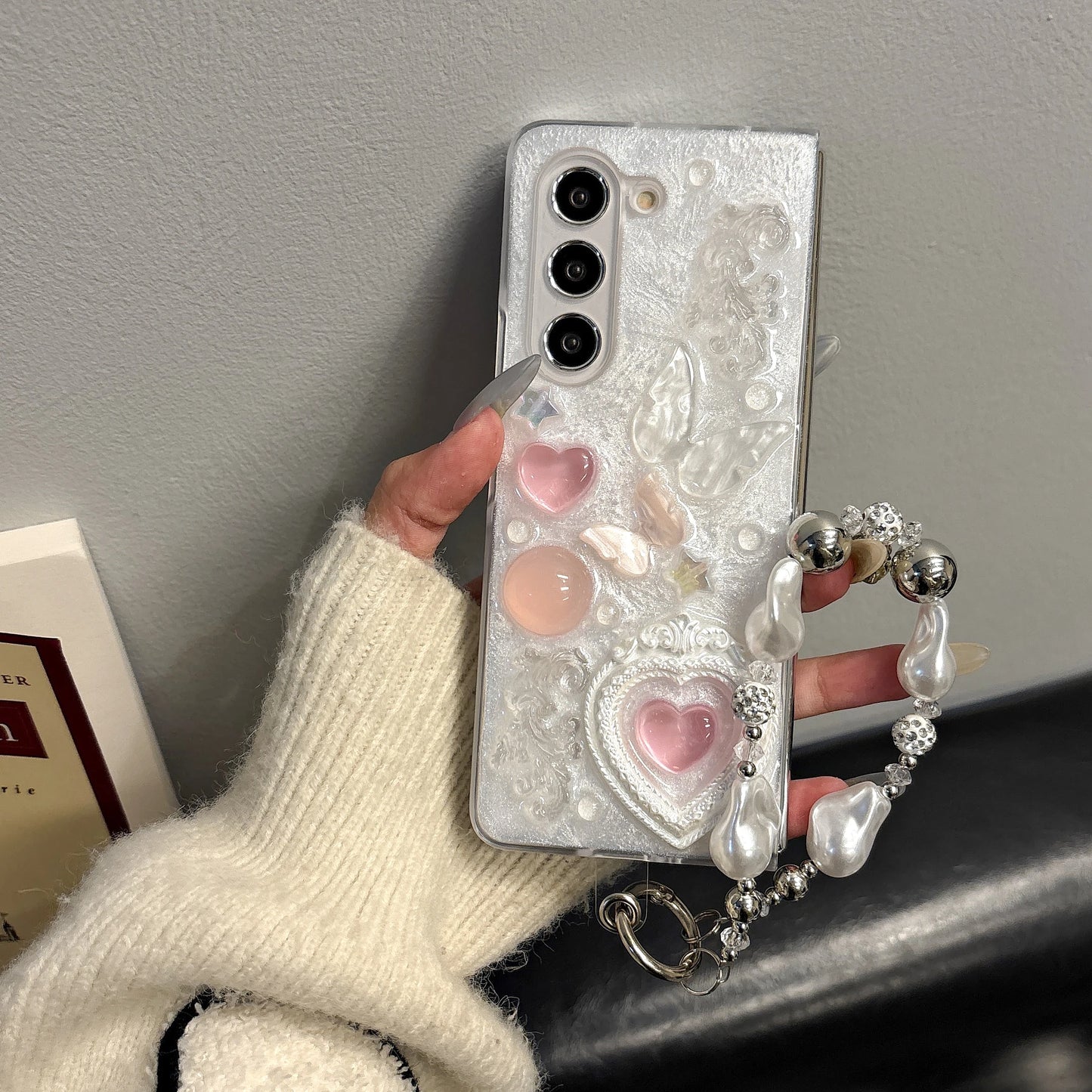 Pink heart-shaped 3D phone case for Samsung Galaxy Z Fold 6 5 4 rear cover pearl bracelet shock-absorbing phone case