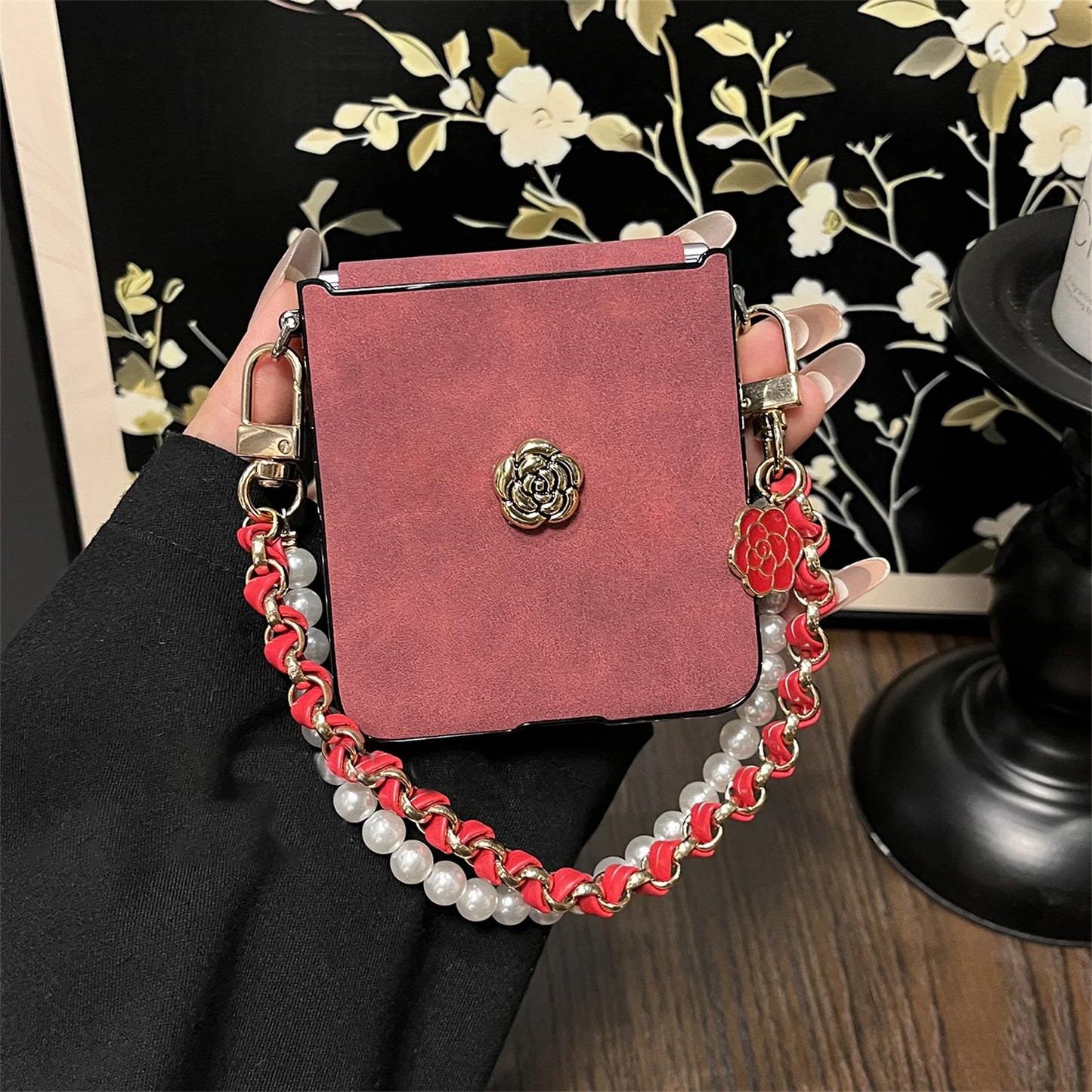 Luxury Sheepskin Camellia Phone Case with Leather Pearl Chain for Motorola Razr 60 Ultra Razr2025 Razr 50Ultra Cover