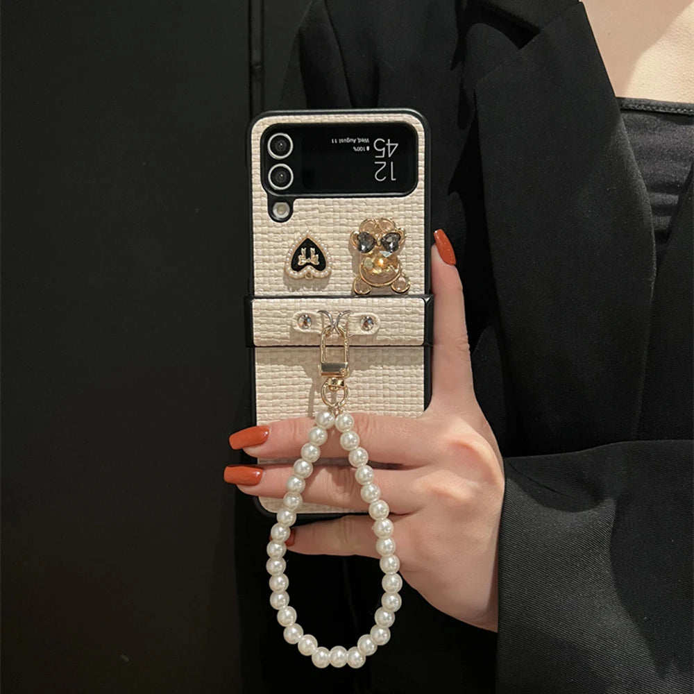 For Samsung Fashion Braided Pattern Bear Love Phone Case With Pearl Chain For Samsung Galaxy Z Flip 3 4 5 High-end Girl