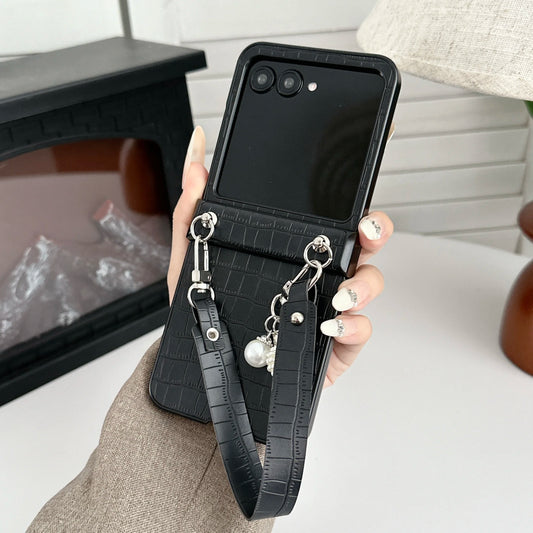 Alligator Pattern Leather Wrist Strap Phone Case for Motorola Razr 50 Ultra Mooto Razr 40 Shockproof Cover