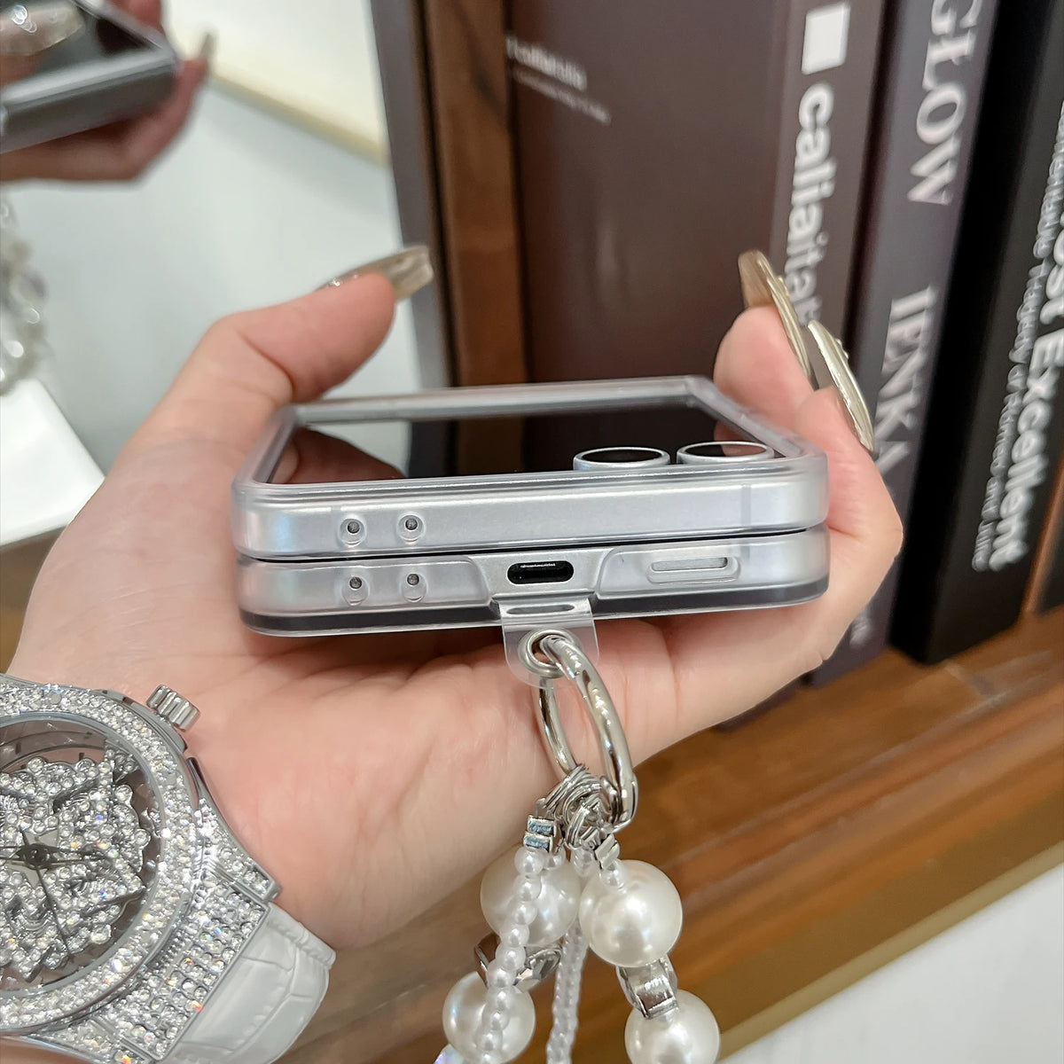 Small Folding Mirror Love Lace Phone Case for Z Flip 8 7 6 5 4 3 Lanyard Portable Comfortable Grip Fashion Edge Protection Cover