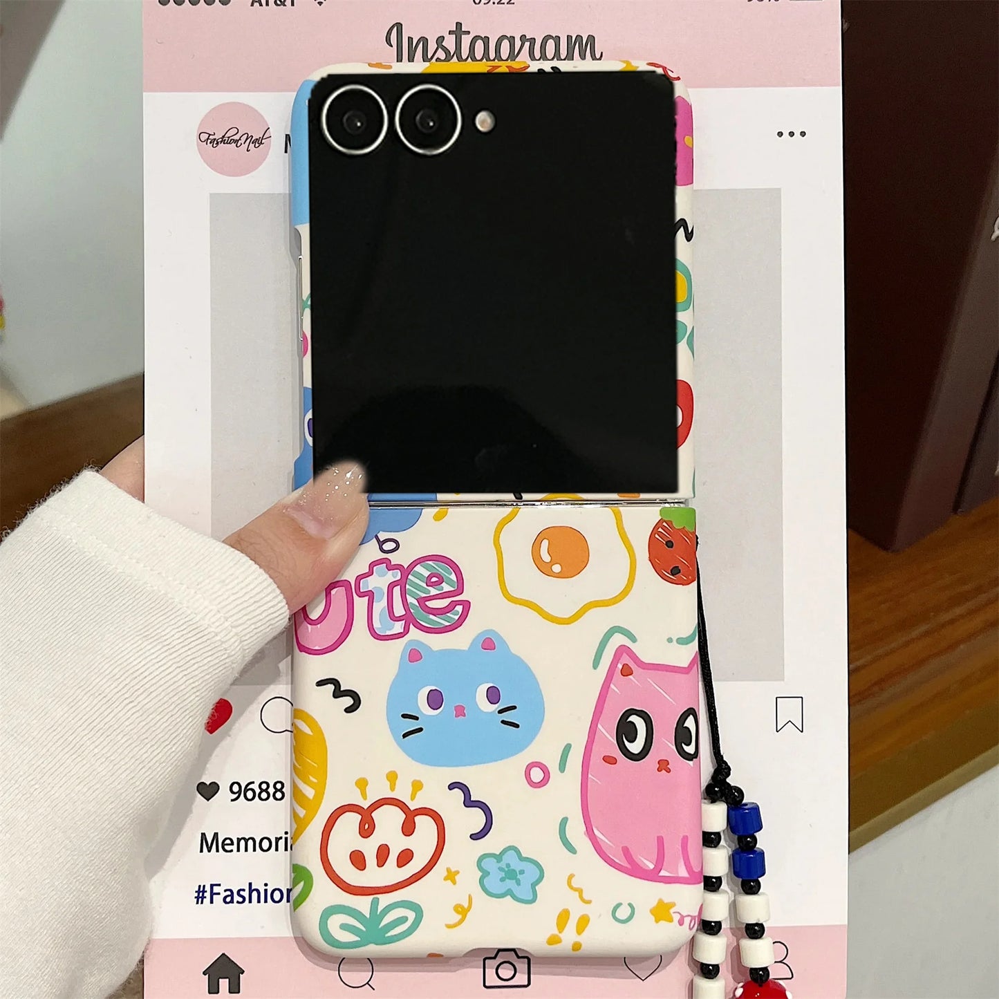 Cute Colorful Cat Kitten Phone Case with Bear Star Chain for Samsung Galaxy Z Flip 7 6 Z Flip6 ZFlip 5 Zflip6 Zflip7 Back Cover