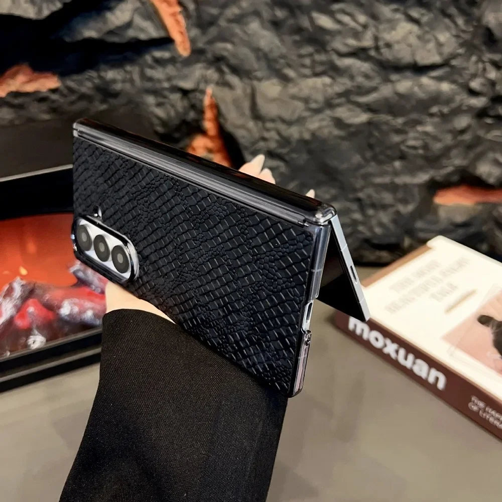 Light Luxury Elegant Snake Skin Leather Phone Case for Samsung Galaxy Z Fold 7 6 5 4 FE Magnetic Shockproof Mobile Cover Shell