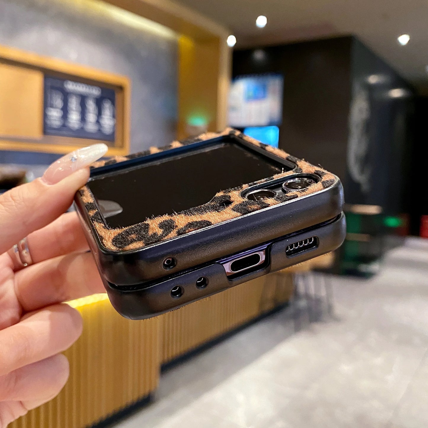 Artificial Flush Leopard Leather Plush Textured Back Cover For Galaxy Z flip 7 6 5 4 3 Phone Case for samsung flip6 flip5