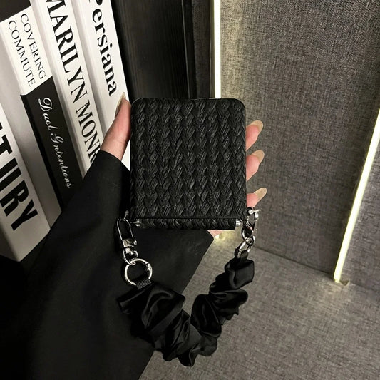 Ins Black Straw Mat Pattern Wine Red Phone Case Elastic Scarf Wristband for Motorola Razr50 Razr 70 Ultra 50ultra 60 ultra Cover