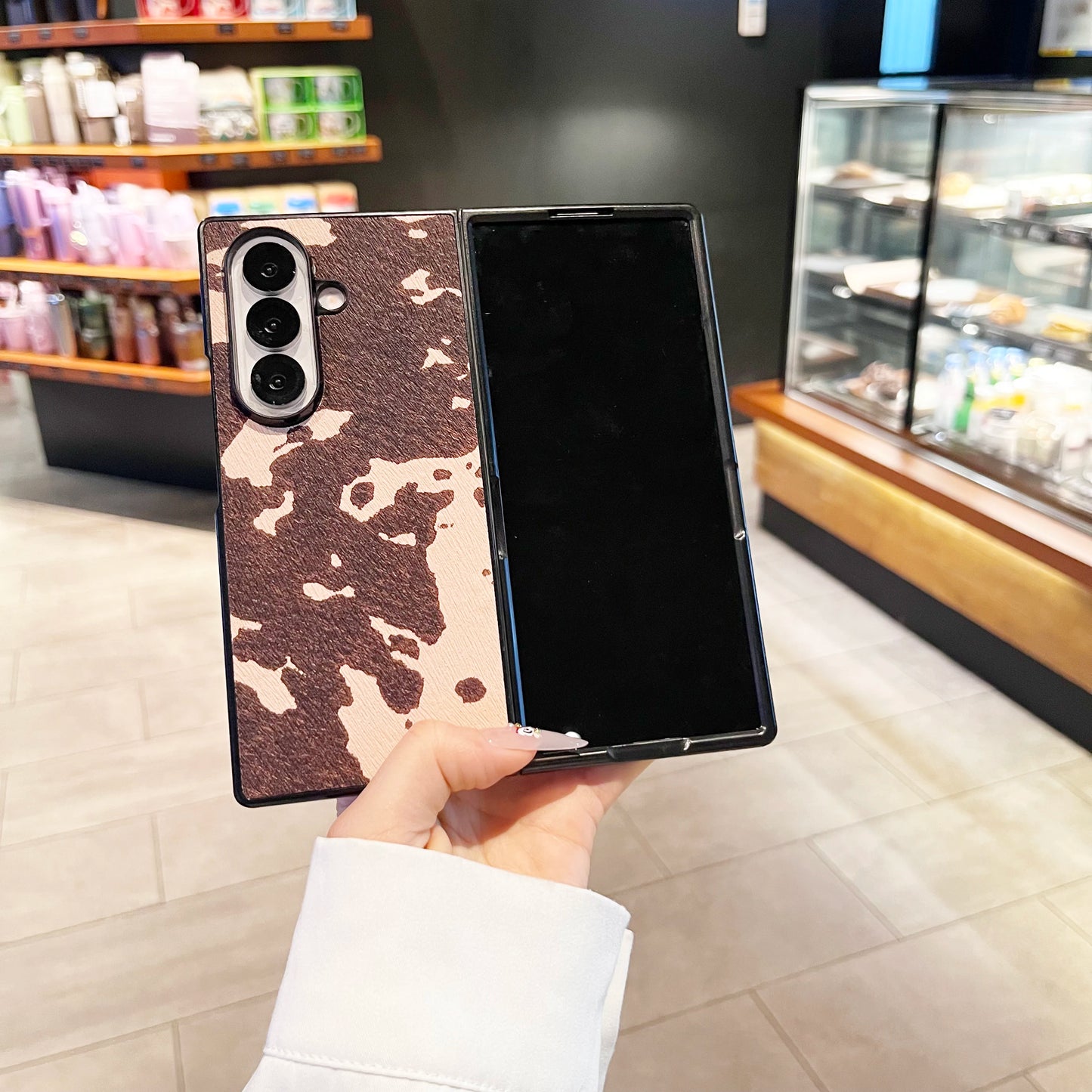 Spotted Cow Skin Print Phone Case For Samsung Galaxy Z Fold 7 6 5 4 3 Fold6 Fold7 Protective Shockproof Protective Cover
