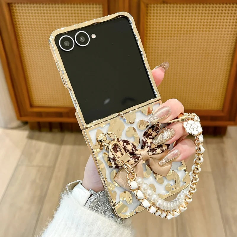 Water Waves Plated Leopard Knot Texture Casing For Samsung Galaxy Z Flip 8 Case Flip7 With Pearls Bracelet Mobile Phone Cover