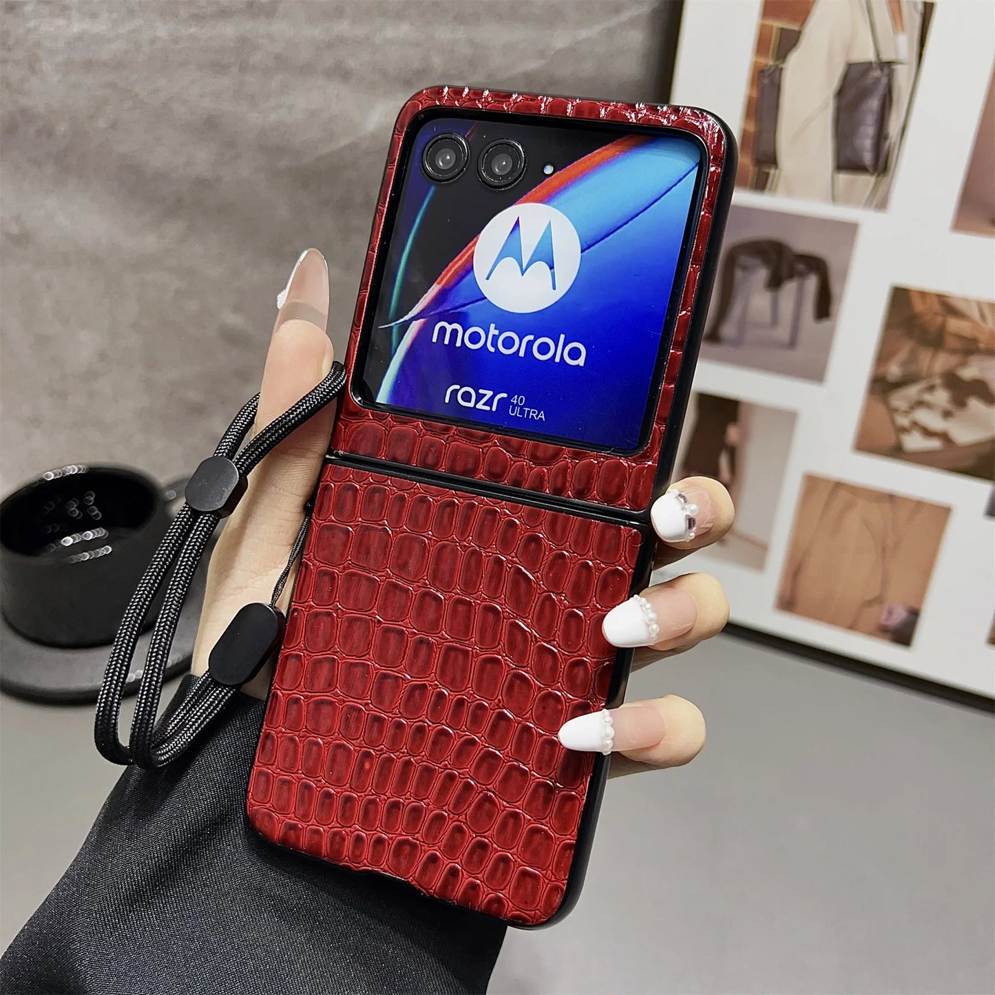 Fashion Korean Luxury Crocodile Pattern Case with Portable Rope for Motorola Razr 60 Pro Razr 60 Razr 50Ultra Razr 40Ultra Cover