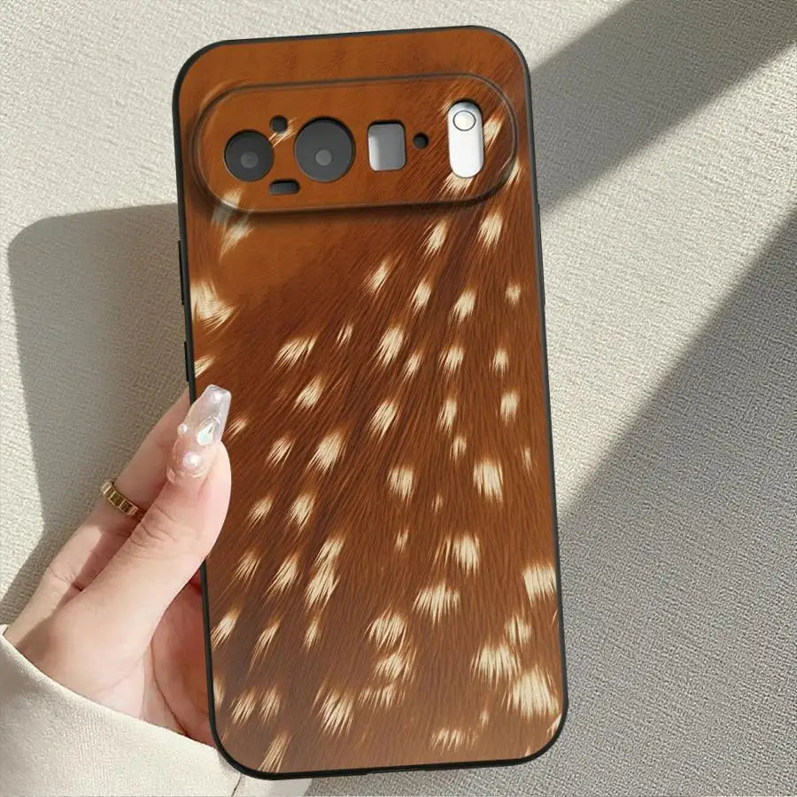 Luxury Ins Brown Red Polka Dots Case for Google Pixel 6 7 8 Pro 10 9 Pro XL 6a 7a 9a 8a Funda Phone Cover