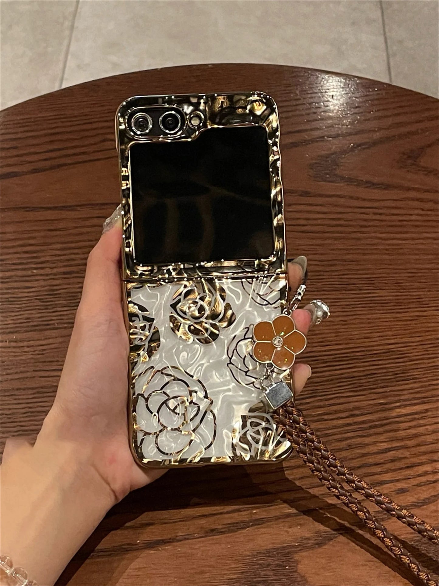 Luxury Plating Rose Wrinkle Transparent Phone Case with Weave Rope for Samsung Galaxy  Flip7 Z Flip6 ZFlip 5 Zflip6 Zflip7 Cover