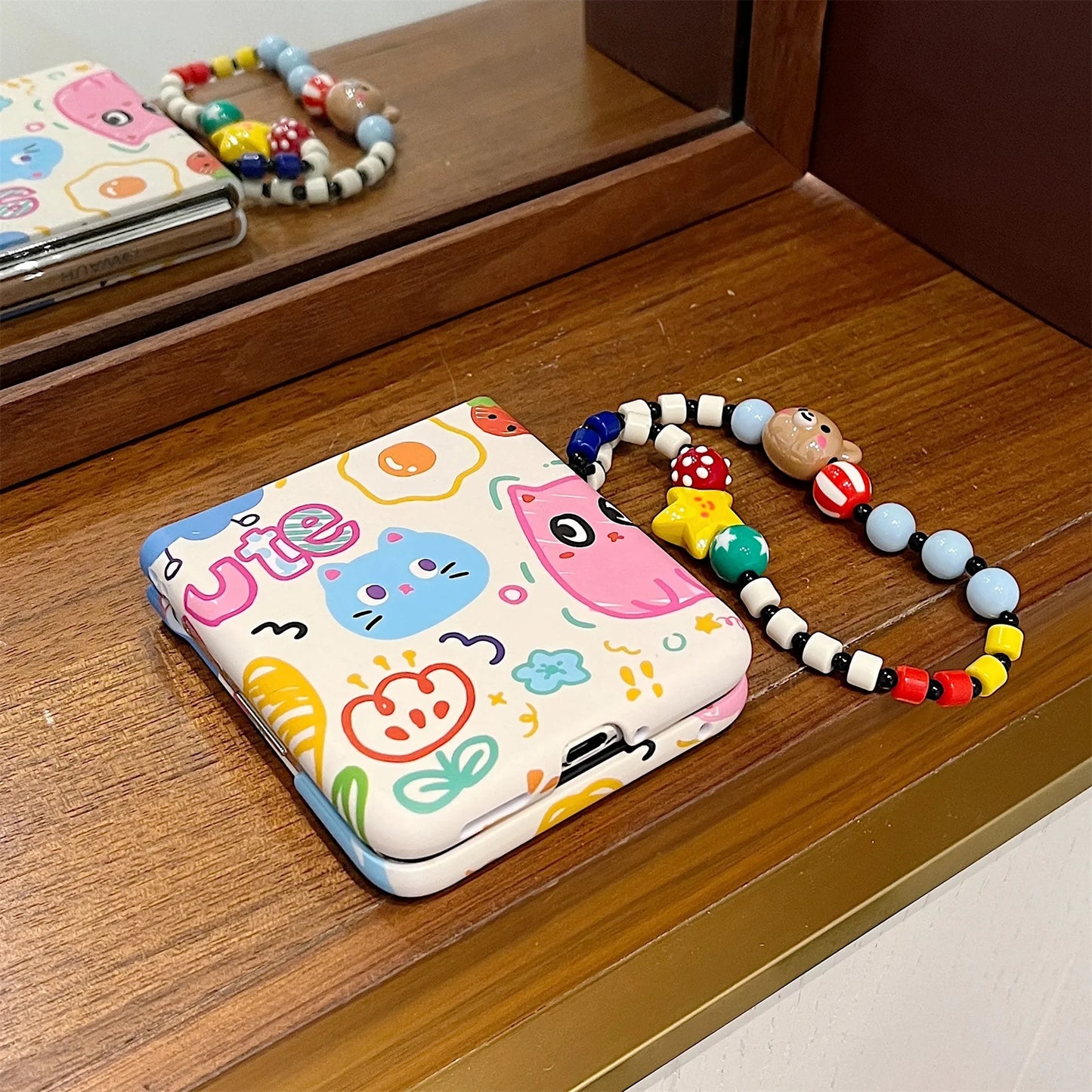 Cute Colorful Cat Kitten Phone Case with Bear Star Chain for Samsung Galaxy Z Flip 7 6 Z Flip6 ZFlip 5 Zflip6 Zflip7 Back Cover