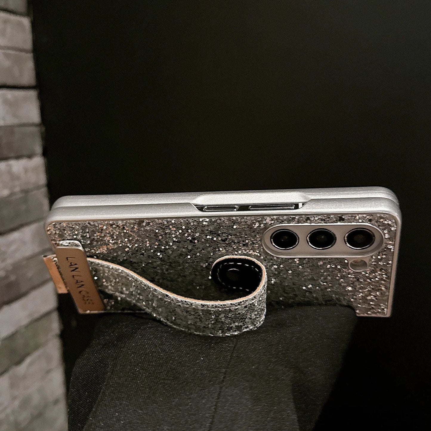 Wristband Case For Samsung Galaxy Z Fold 6 Luxury Full Glitter Cover Funda For Samsung Z Fold 7 5 Fold4 3 Bracket Shining Shell