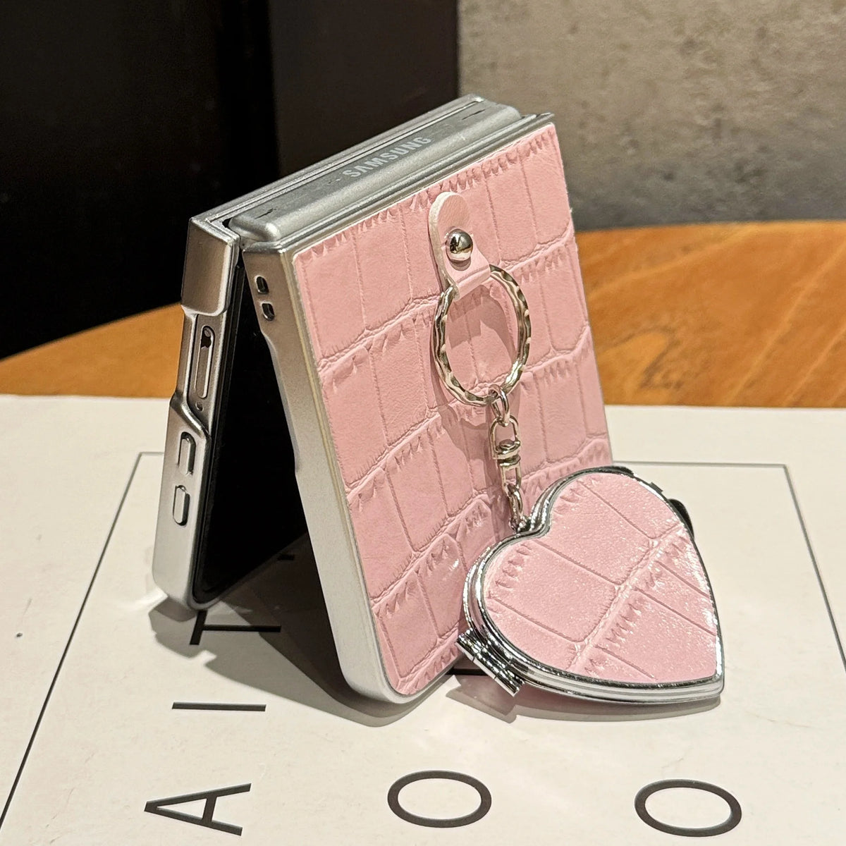 Crocodile Patterned Leather Case For Samsung Galaxy Z Flip 8 Heart Make up Miroor Cover For Samsung ZFlip7 Z Flip 6 5 4 3 Cover