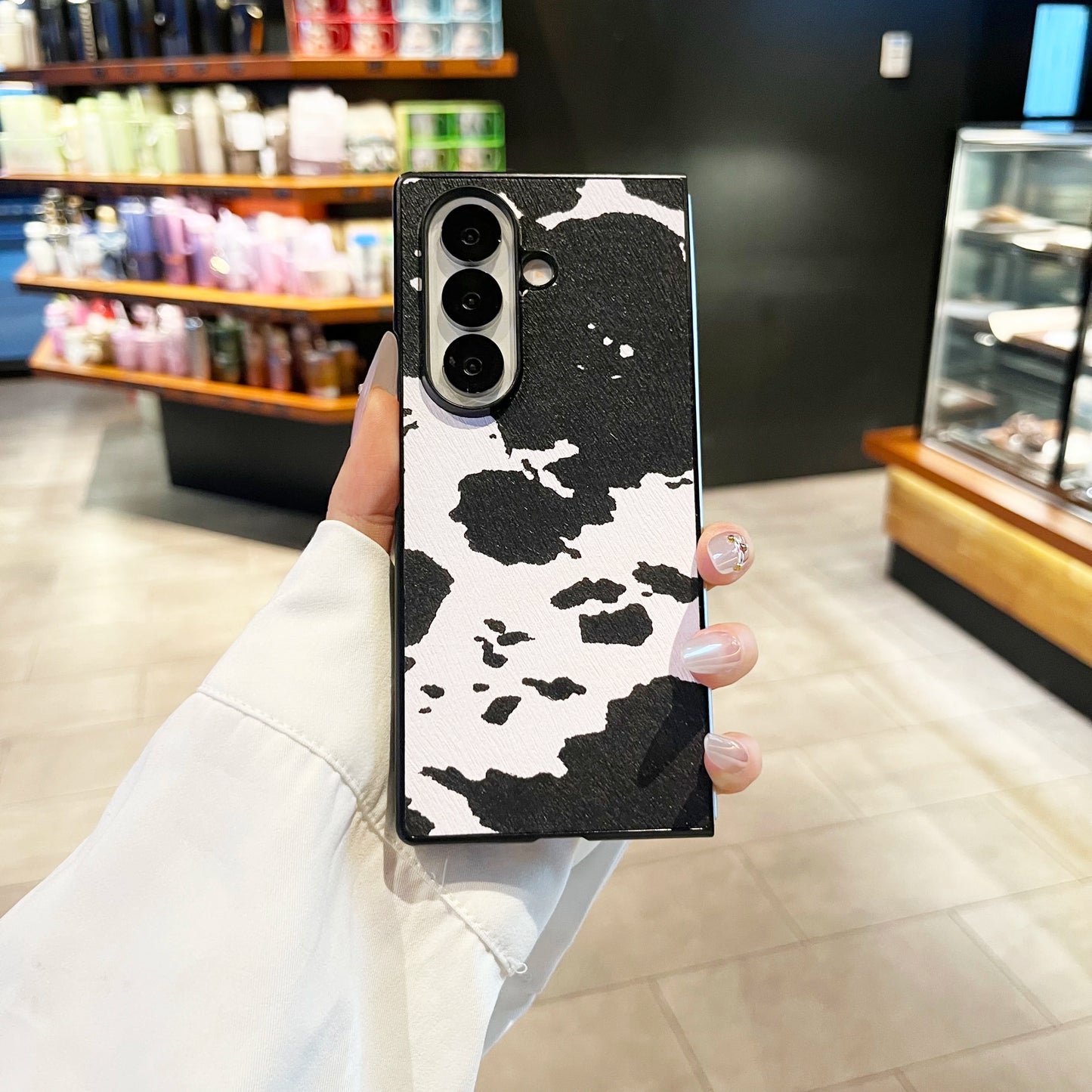 Spotted Cow Skin Print Phone Case For Samsung Galaxy Z Fold 7 6 5 4 3 Fold6 Fold7 Protective Shockproof Protective Cover