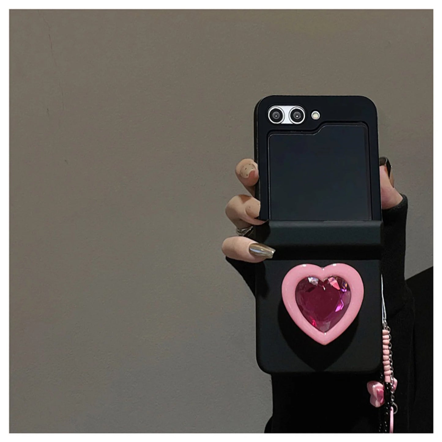 Cute Black Phone Case with Butterfly Bracelet for Samsung Galaxy Z Flip 7 fe  Flip6 ZFlip5 Zflip 6 Back Cover with Heart Holder