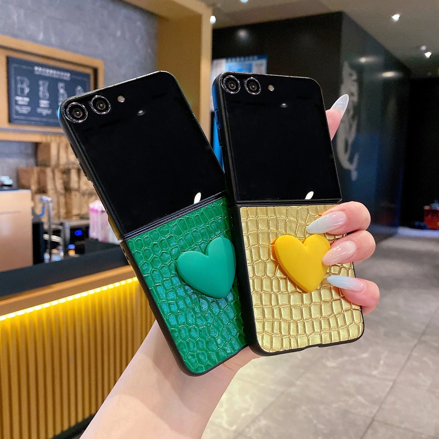 Fashion Crocodile Texture Hard Phone case for Moto Razr 70 60 50 Ultra 2026 2025 + 2024 with Cute Solid Color Love Heart Resin
