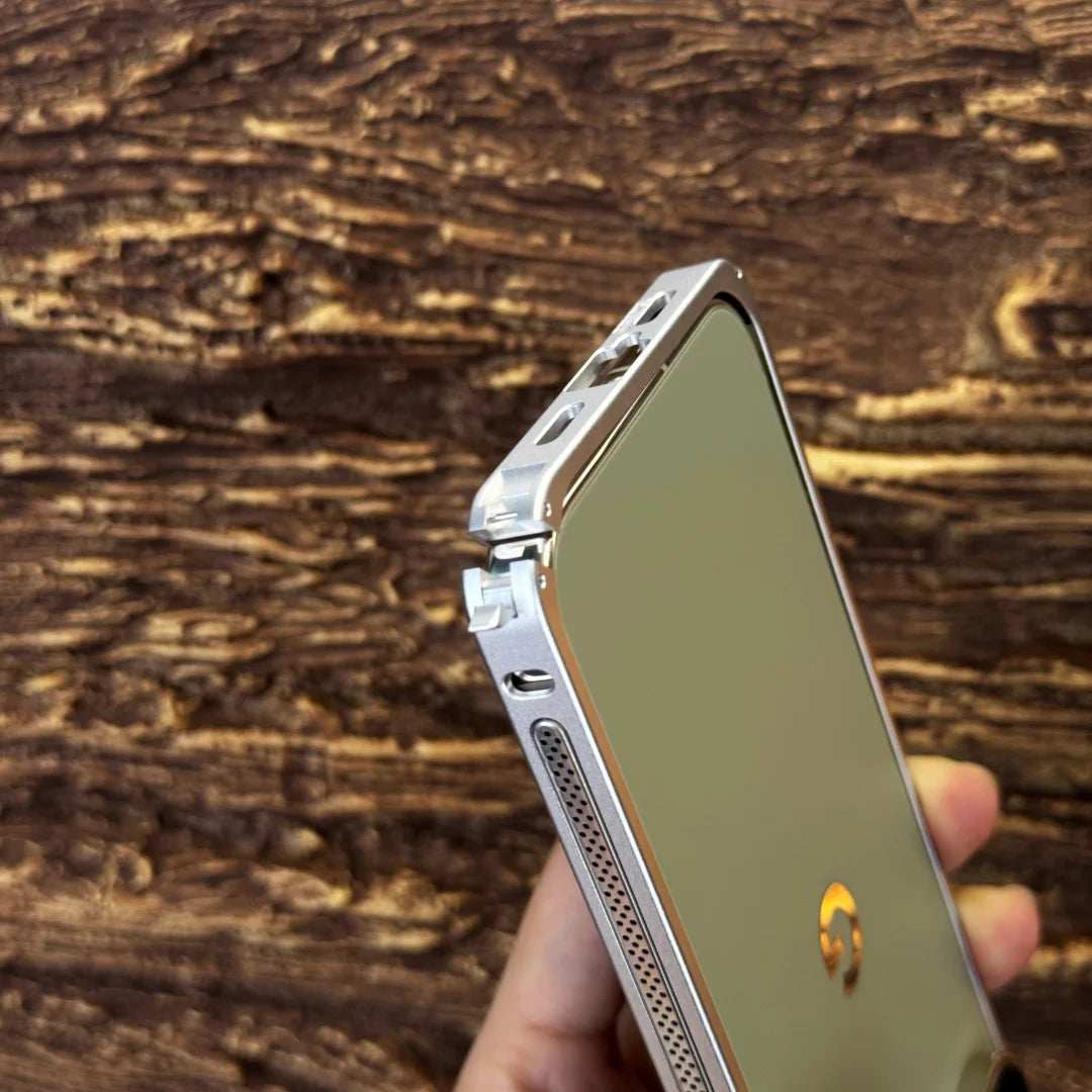 For Google Pixel 11 10 Pro XL 10a Case Aluminum Alloy Frame Seahorse Buckle Metal Lens Skin-Friendly Drop-Proof Cover
