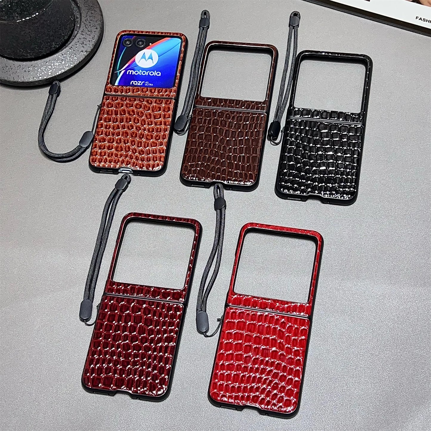 Fashion Korean Luxury Crocodile Pattern Case with Portable Rope for Motorola Razr 60 Pro Razr 60 Razr 50Ultra Razr 40Ultra Cover
