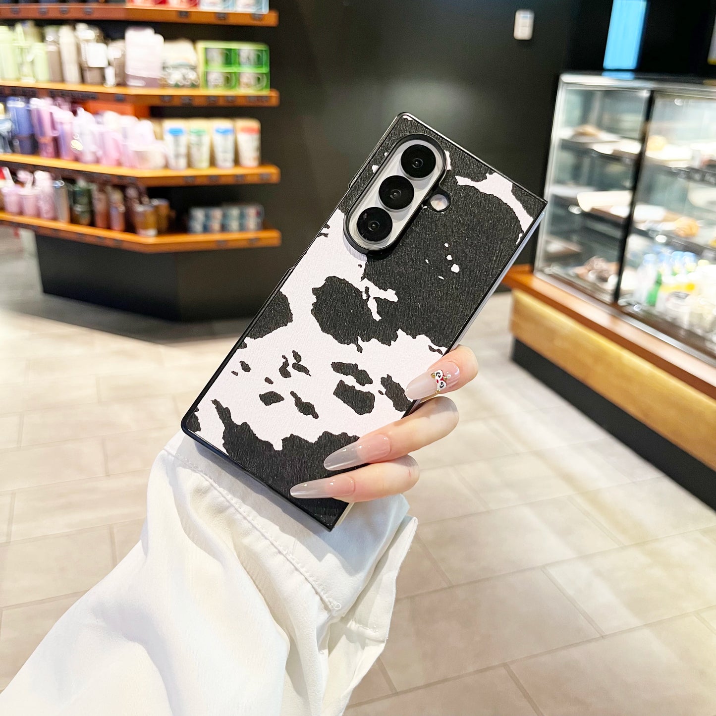 Spotted Cow Skin Print Phone Case For Samsung Galaxy Z Fold 7 6 5 4 3 Fold6 Fold7 Protective Shockproof Protective Cover