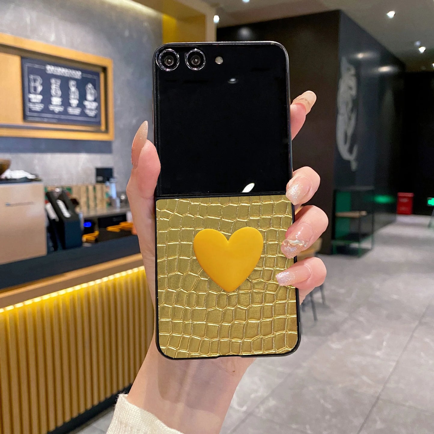 Fashion Crocodile Texture Hard Phone case for Moto Razr 70 60 50 Ultra 2026 2025 + 2024 with Cute Solid Color Love Heart Resin