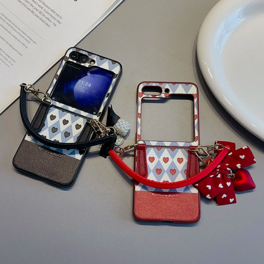 For Motorola Razr 60 Ultra Razr50Ultra 2025 Plus Case Unique Fashion Heart Bowknot Silicone Strap Wrist Leather Phone Case Cover
