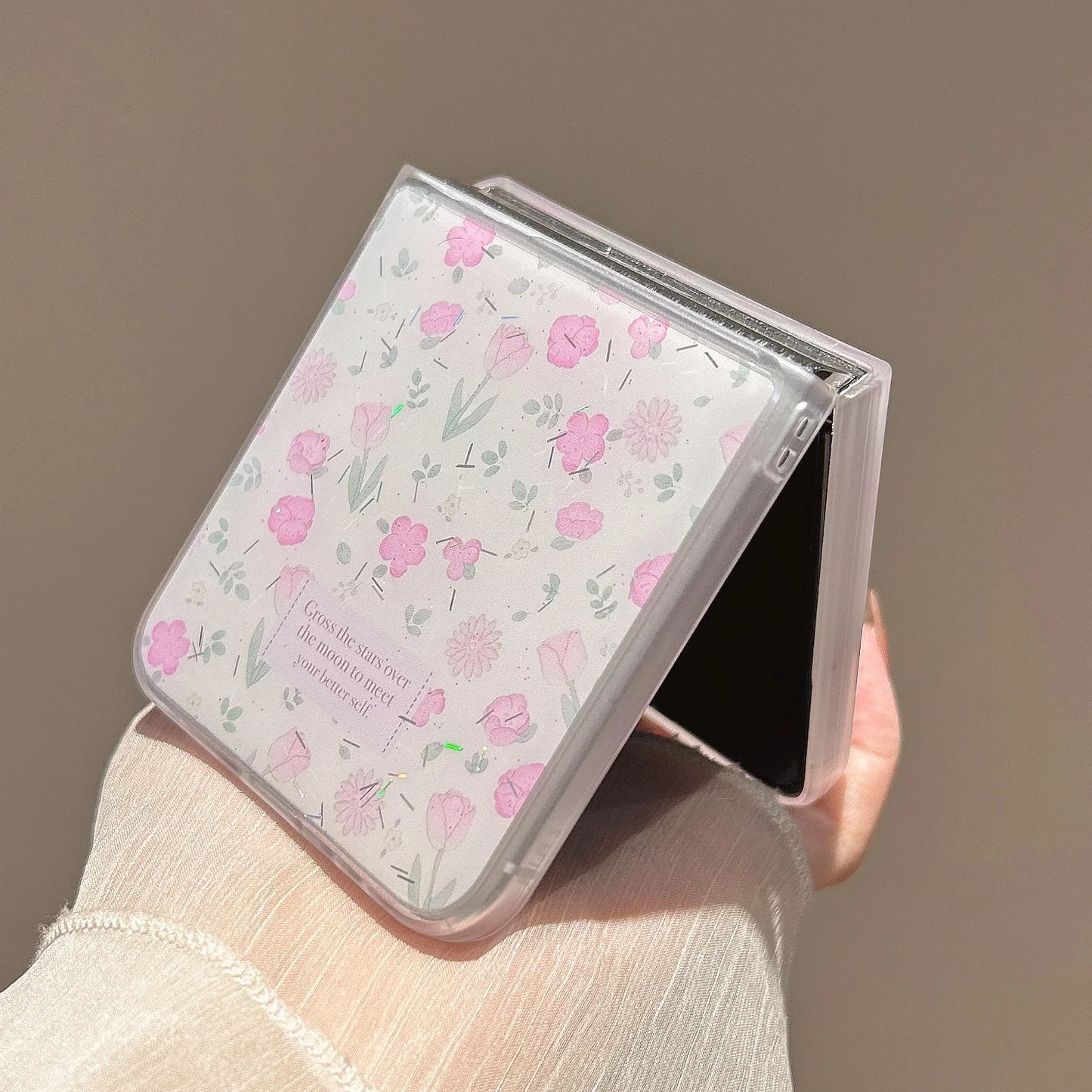 Lovely Flower Cover Funda For Samsung Z Flip 7 Hand Bracelet Cases For Samsung Galaxy Z Flip 6 zflip5 4 3 Luxury Phone Case