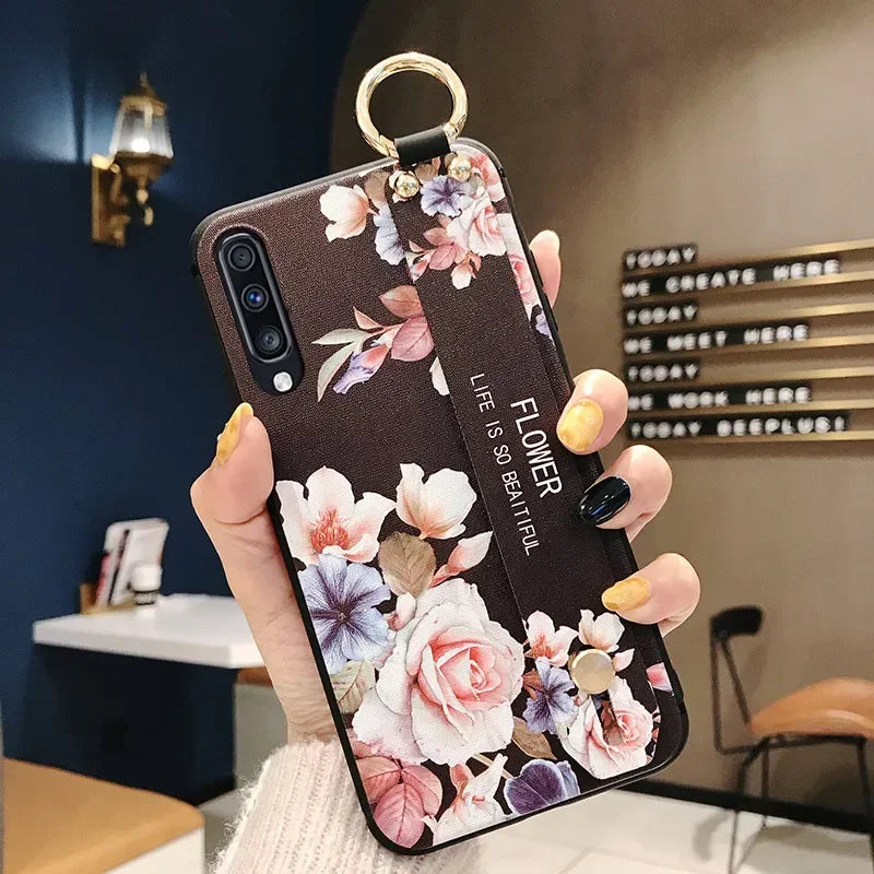 Wrist Strap Case For Samsung S25 Plus Ultra S24 FE A06 16 36 26 56 15 25 35 55 Vintage Flower Soft TPU Phone Holder Case Cover