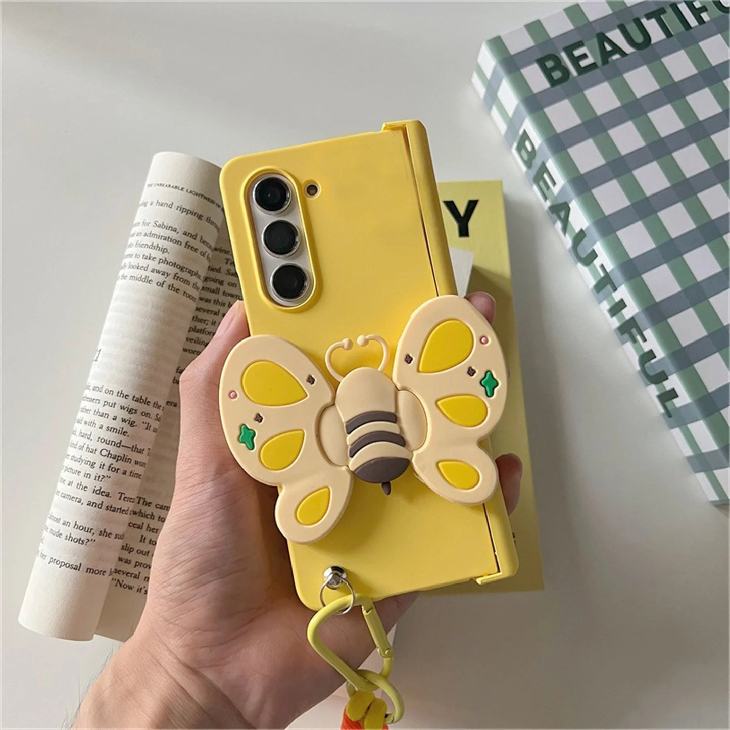 Cute Silicone Bee Bracket Phone Case for Samsung Galaxy Z Fold 6 Z Fold 7 ZFold5 Z Fold 4 3 Yellow Portable Bracelet Cover