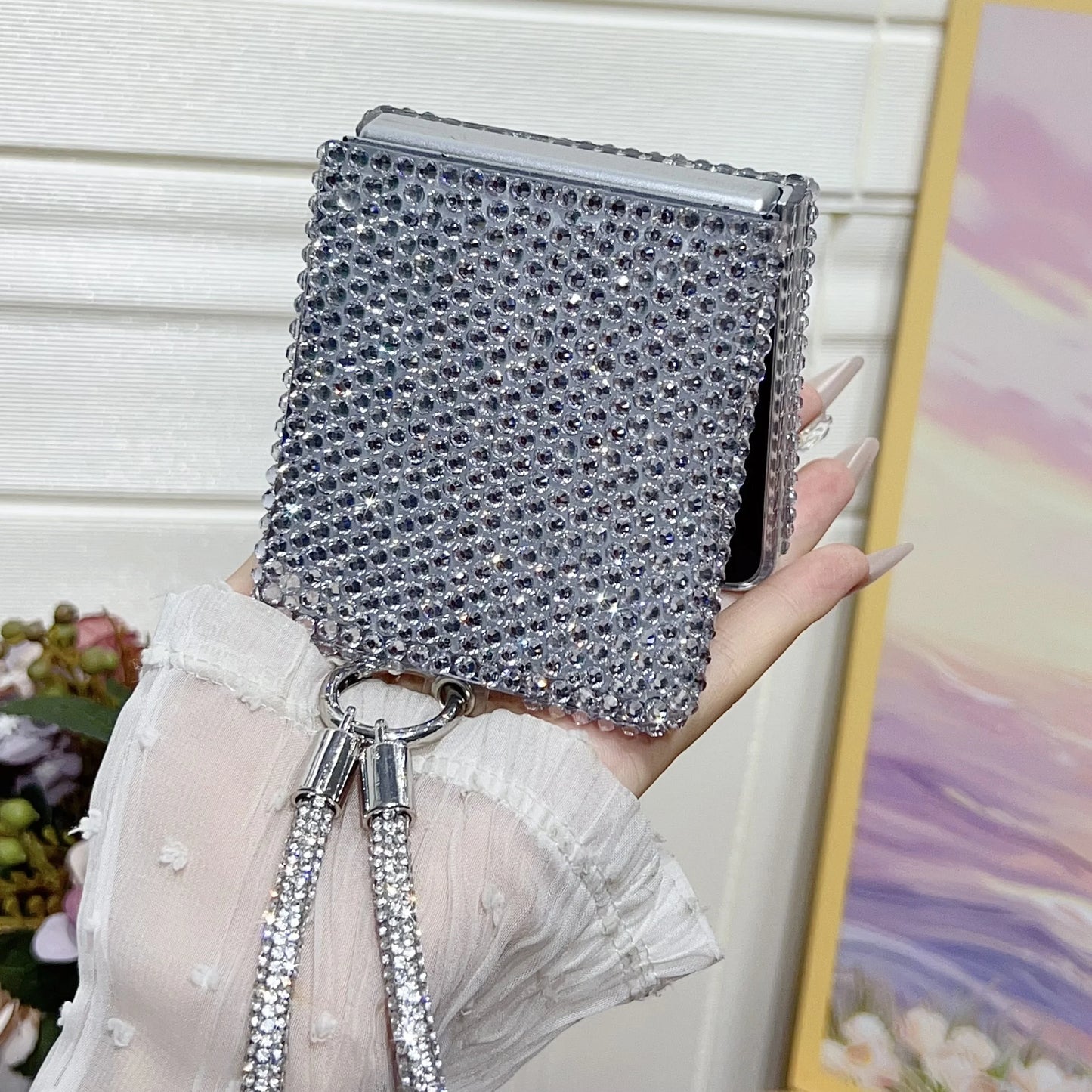 Full Shiny Diamonds Cover Funda For Samsung Galaxy Z Flip 7 Wrist Strap Case For Samsung z flip 6 zflip5 zflip4 3 Luxury Case