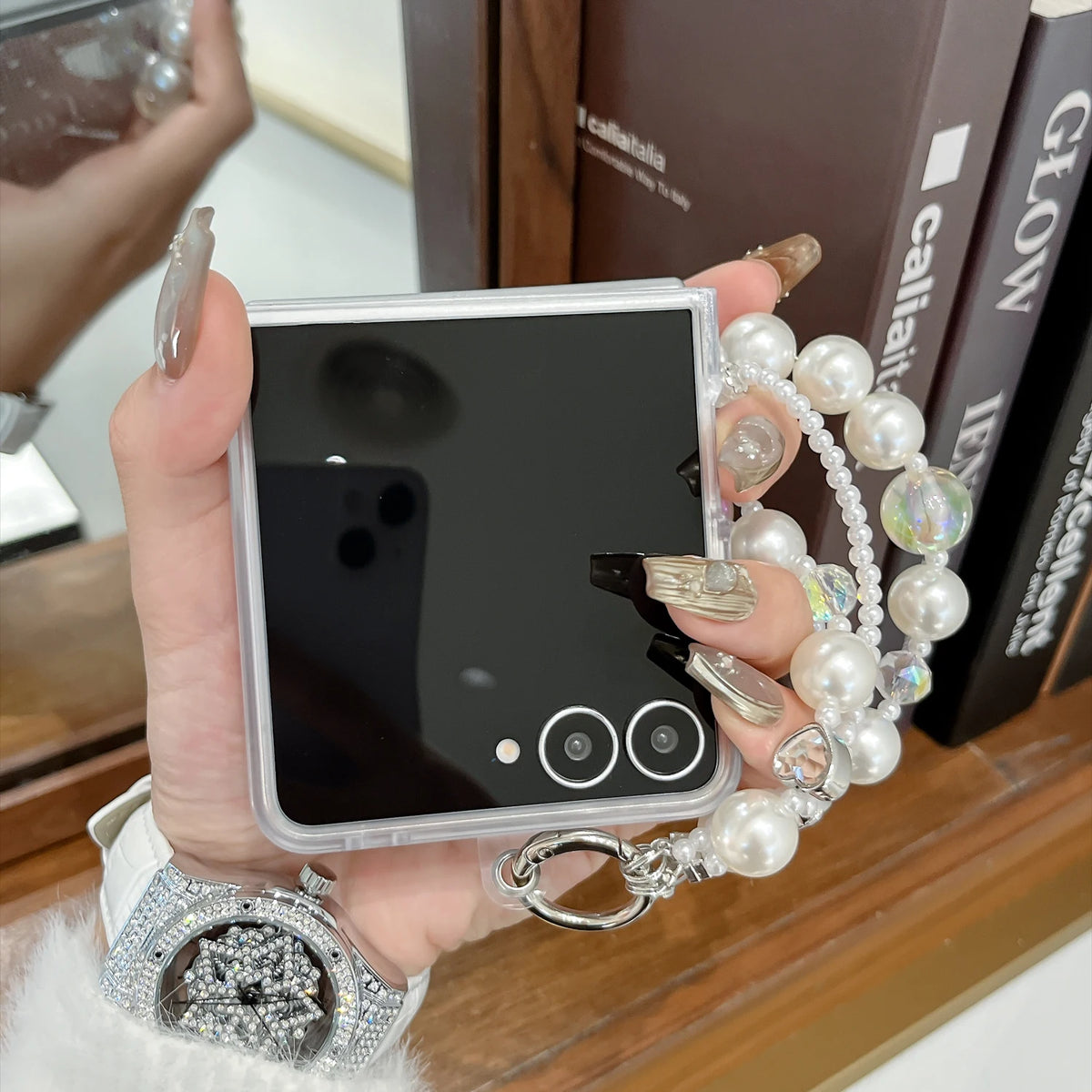 Small Folding Mirror Love Lace Phone Case for Z Flip 8 7 6 5 4 3 Lanyard Portable Comfortable Grip Fashion Edge Protection Cover