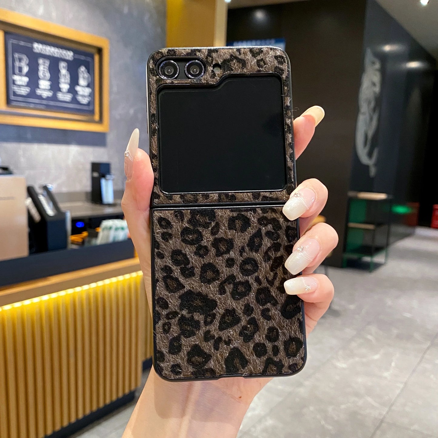 Artificial Flush Leopard Leather Plush Textured Back Cover For Galaxy Z flip 7 6 5 4 3 Phone Case for samsung flip6 flip5