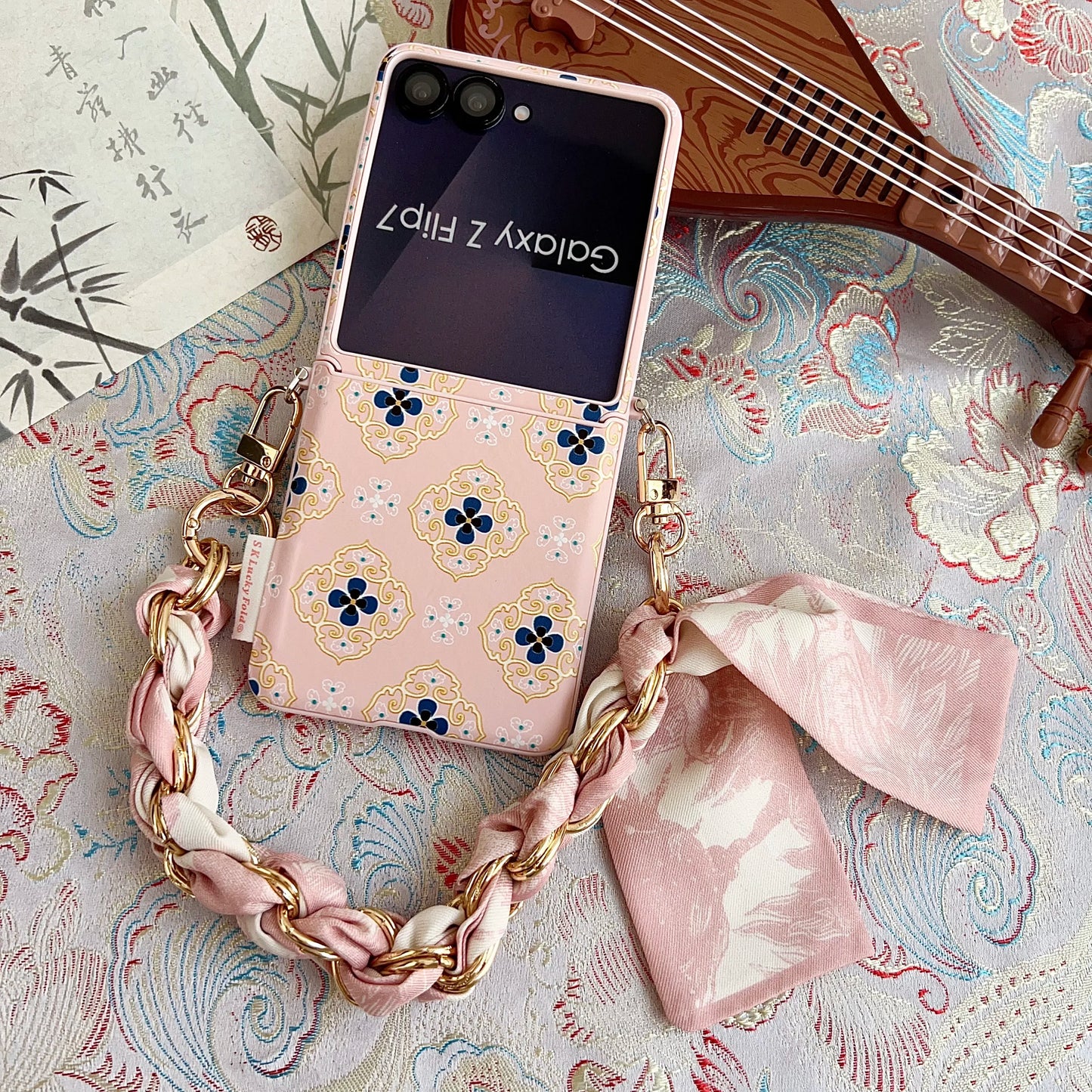 Luxury Embroidery Flowers Phone Case For Samsung Galaxy Z Flip 7 6 5 Flip 7FE Fashion Folding Protection Cover with Ribbon Chain