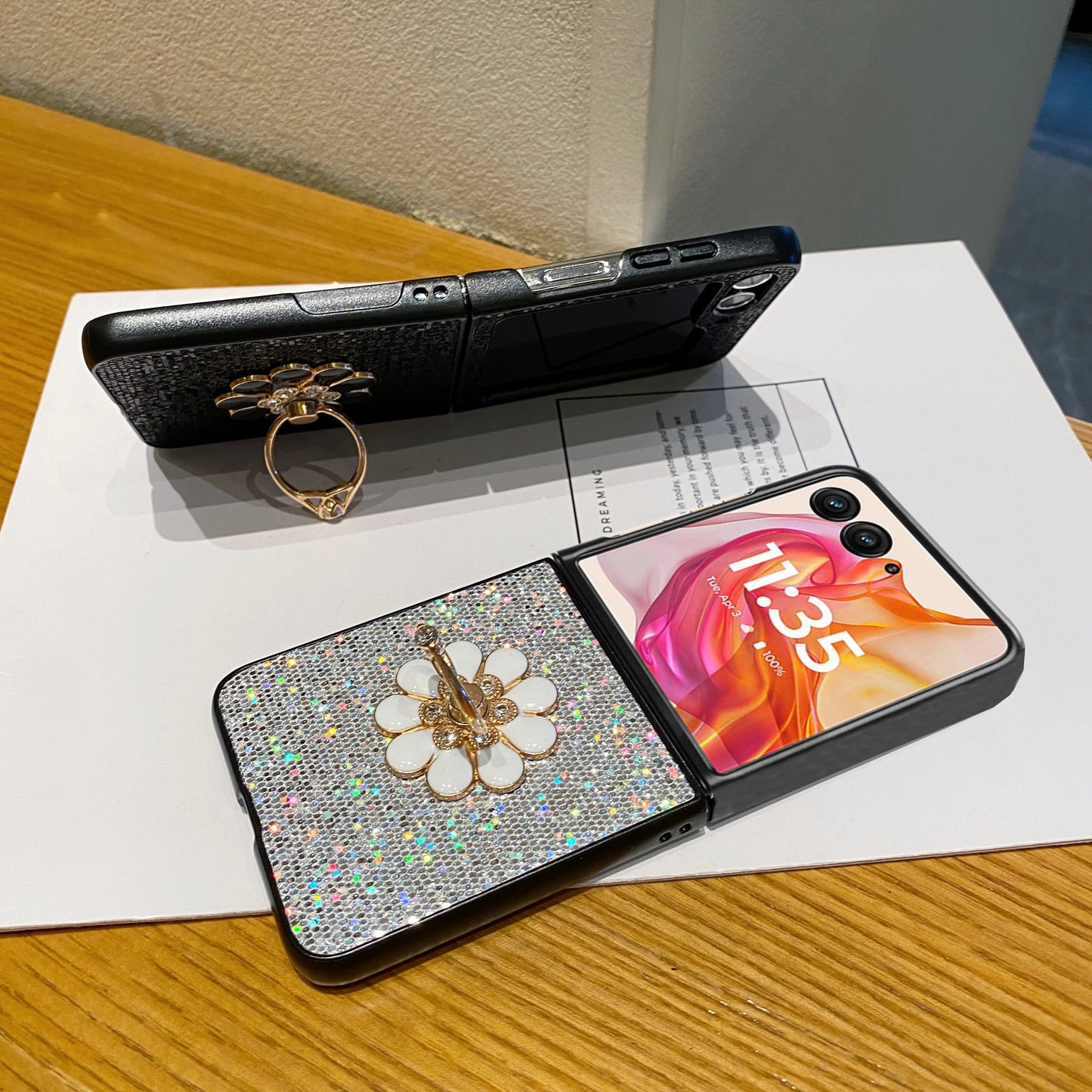 Cute Flower Bracket Fashion Starlit Twinkle Phone Case For Moto Razr 40 50 60 Ultra 2025 + 2024 Glitter Hard PC Shell