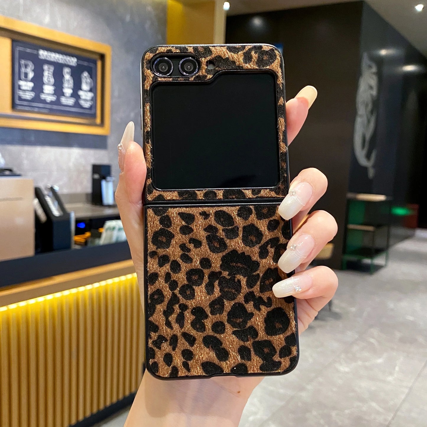 Artificial Flush Leopard Leather Plush Textured Back Cover For Galaxy Z flip 7 6 5 4 3 Phone Case for samsung flip6 flip5