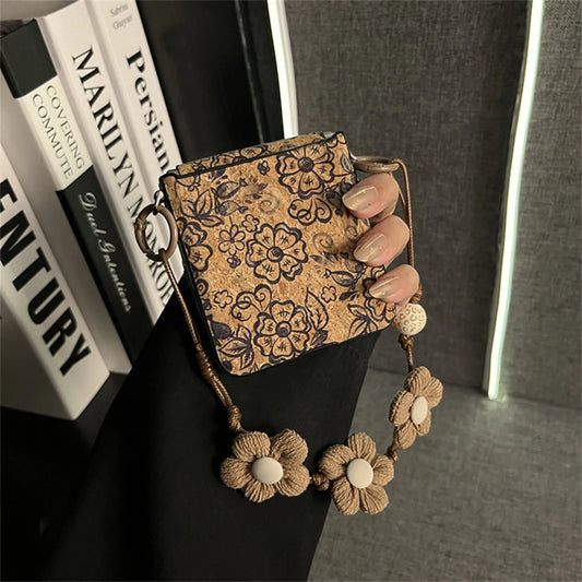 Classic Retro Flowers Case with Flower Bracelet for Samsung Galaxy Zflip7 Zflip6 Xiaomi Mix Flip2 Motorola Razr 60Ultra Cover