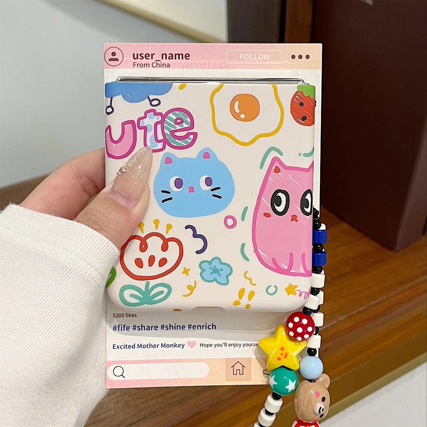 Cute Colorful Cat Kitten Phone Case with Bear Star Chain for Samsung Galaxy Z Flip 7 6 Z Flip6 ZFlip 5 Zflip6 Zflip7 Back Cover