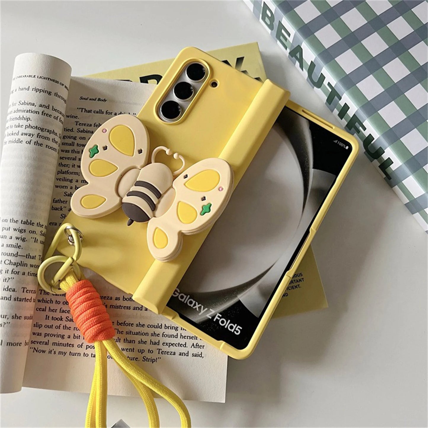 Cute Silicone Bee Bracket Phone Case for Samsung Galaxy Z Fold 6 Z Fold 7 ZFold5 Z Fold 4 3 Yellow Portable Bracelet Cover