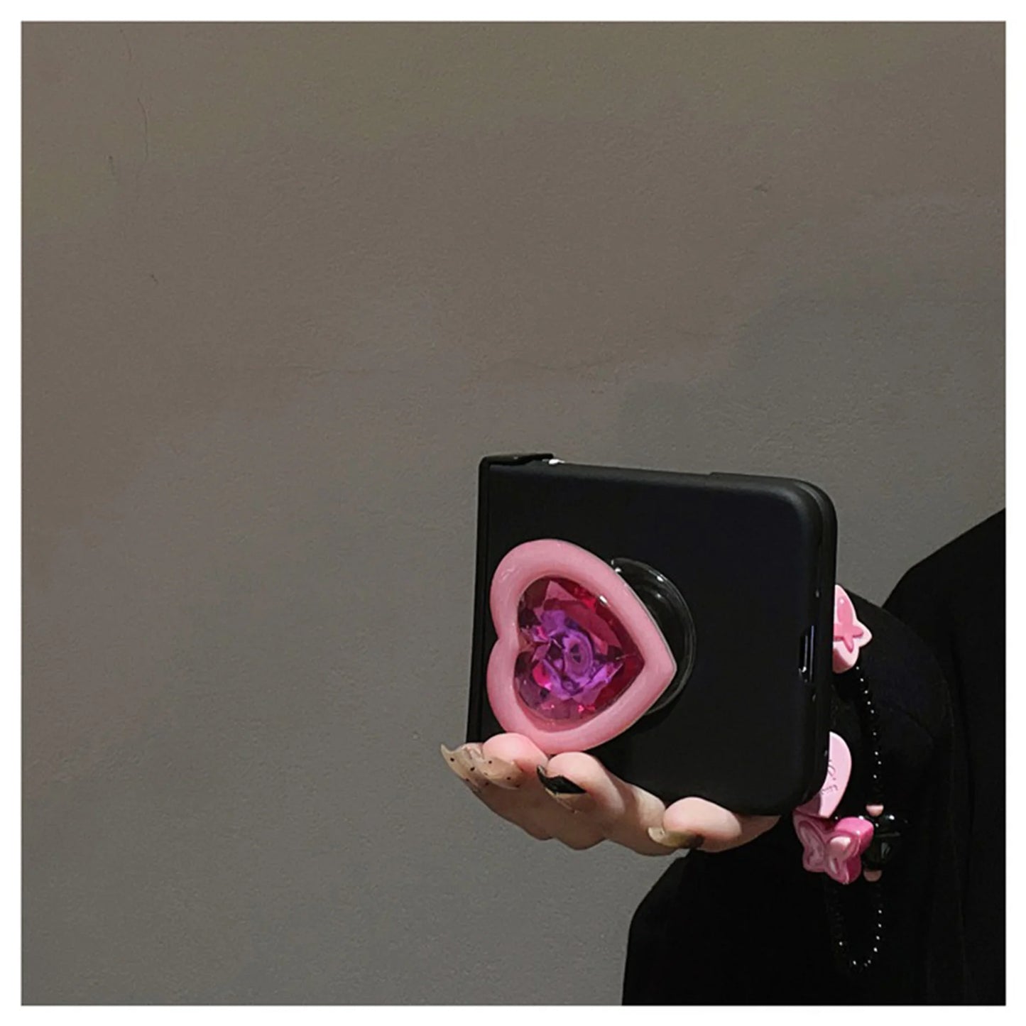 Cute Black Phone Case with Butterfly Bracelet for Samsung Galaxy Z Flip 7 fe  Flip6 ZFlip5 Zflip 6 Back Cover with Heart Holder