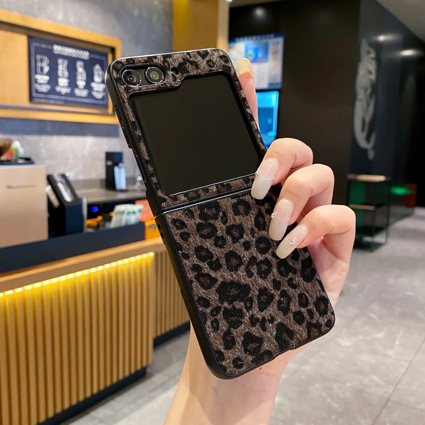 Artificial Flush Leopard Leather Plush Textured Back Cover For Galaxy Z flip 7 6 5 4 3 Phone Case for samsung flip6 flip5