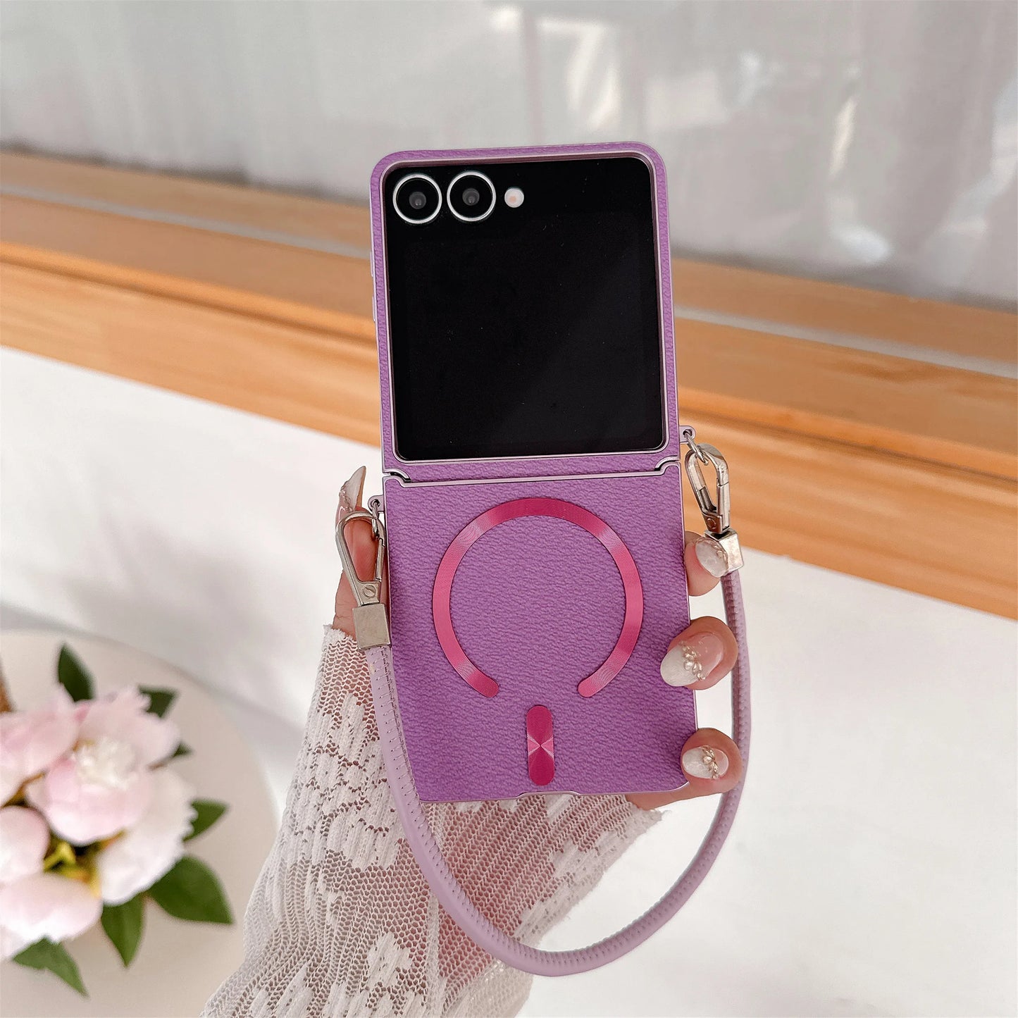Wrist Strap Leather Magnetic Phone Case for Motolora Moto Razr Razr 60 50 Ultra 60ultra 50ultra Wireless Charging Cover Lanyard