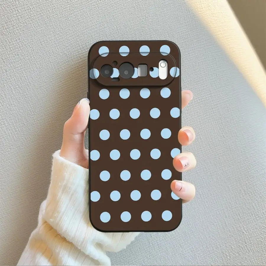 Luxury Ins Brown Red Polka Dots Case for Google Pixel 6 7 8 Pro 10 9 Pro XL 6a 7a 9a 8a Funda Phone Cover