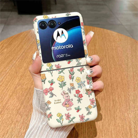 Full Screen Flowers Bunny Retro White Pink Black Phone Case for Motorola Razr 50ultra 50ultra Razr 50 Shockproof Camera Cover