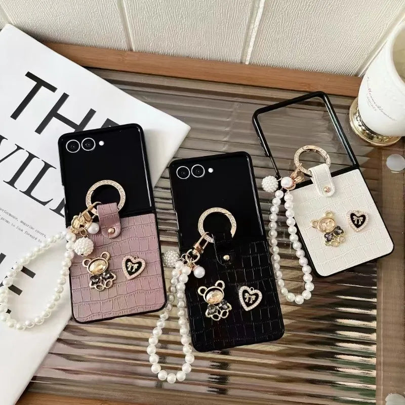 Unique Crocodile Pattern 3D Cute Small Bear Case For Samsung Galaxy Z Flip 7 6 5 4 3 5G Pearl Bracelet Portable Anti-Drop Cover