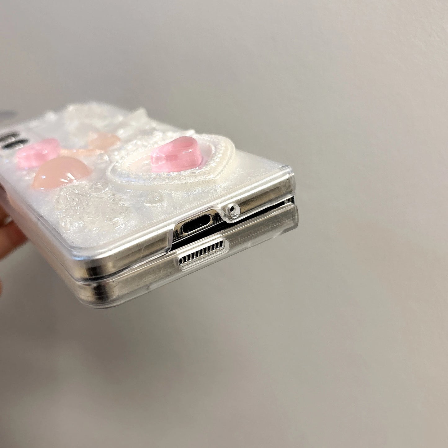 Pink heart-shaped 3D phone case for Samsung Galaxy Z Fold 6 5 4 rear cover pearl bracelet shock-absorbing phone case