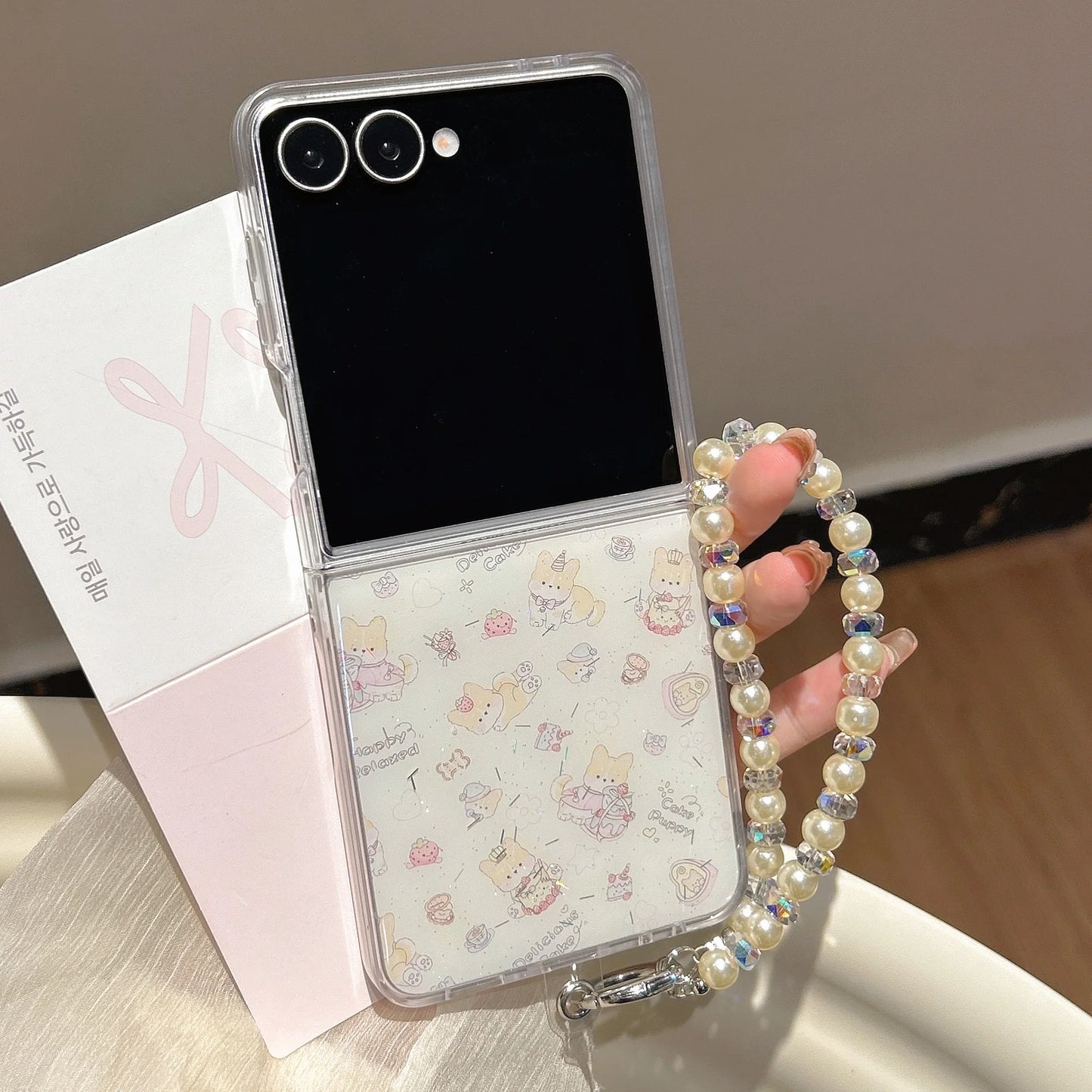 Lovely Flower Cover Funda For Samsung Z Flip 7 Hand Bracelet Cases For Samsung Galaxy Z Flip 6 zflip5 4 3 Luxury Phone Case