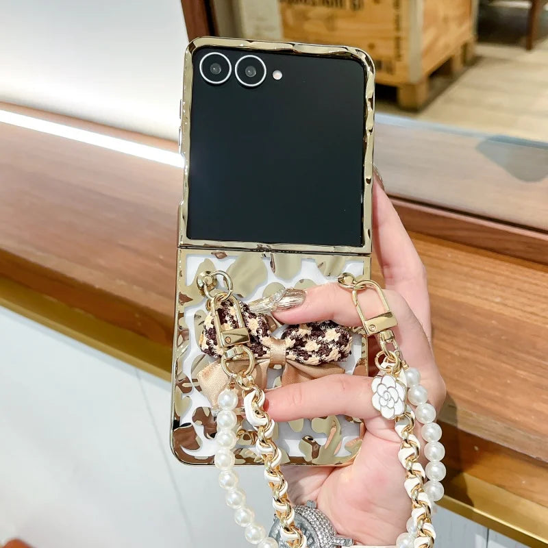 Water Waves Plated Leopard Knot Texture Casing For Samsung Galaxy Z Flip 8 Case Flip7 With Pearls Bracelet Mobile Phone Cover